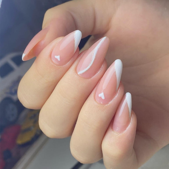 Elegant Stiletto Press-On Nail Art with Rhinestone Accents Bowlift