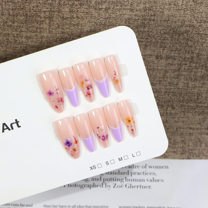 Floral-Embellished Press-On Nail Set Bowlift