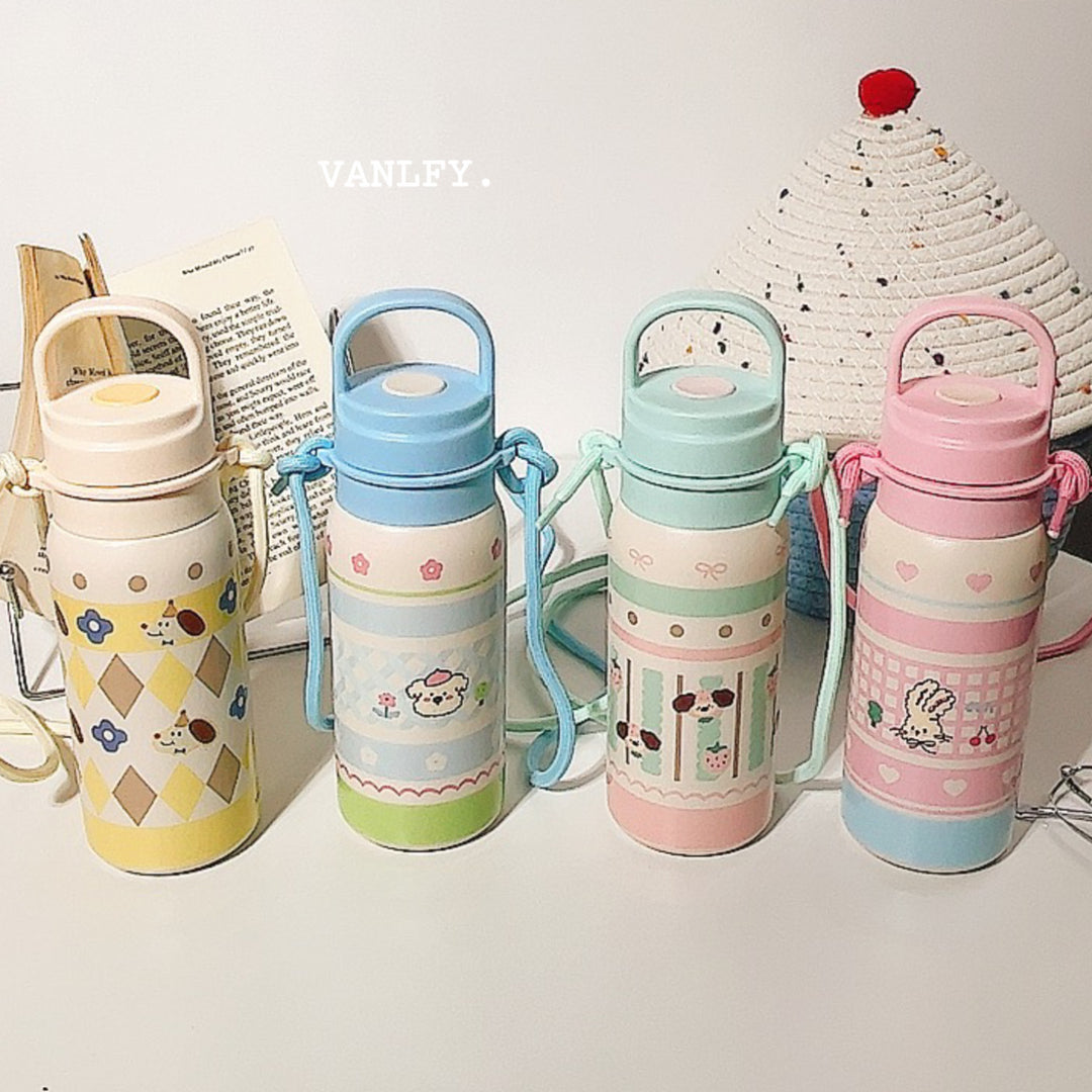 Women's insulated drink bottle with continuous animal design and carrying strap Bowlift