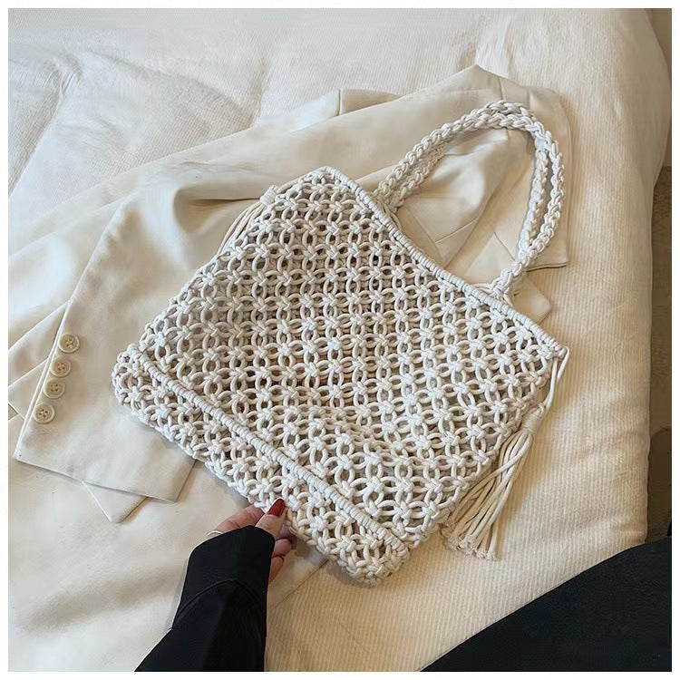 Hand-knotted beach bag with playful design Bowlift