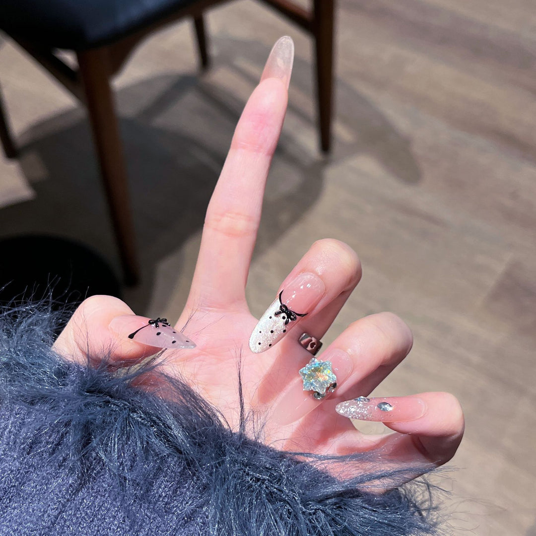 Decorative Crystal-Embellished Press-On Nail Set Bowlift
