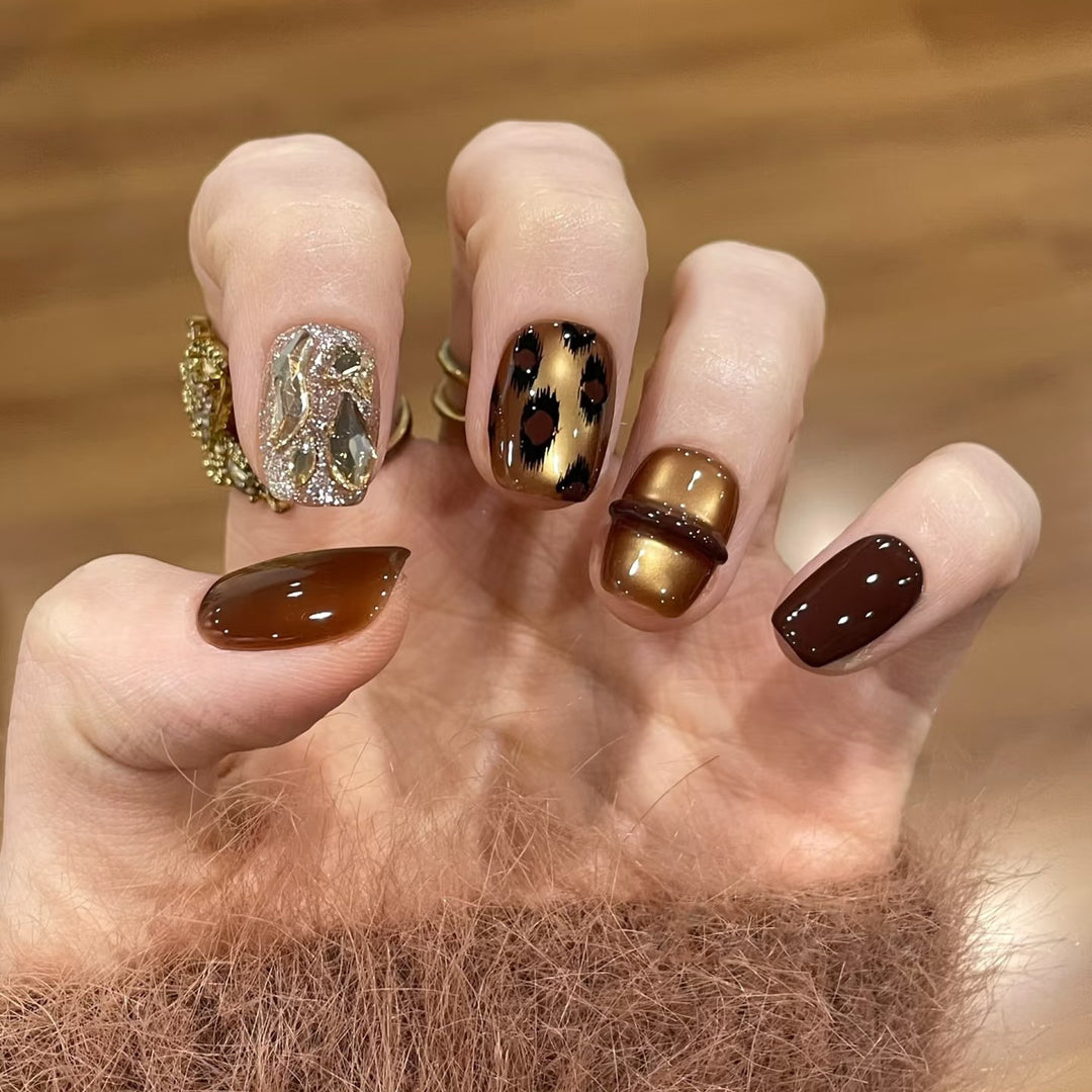 Decorative Press-On Nail Design Set Bowlift