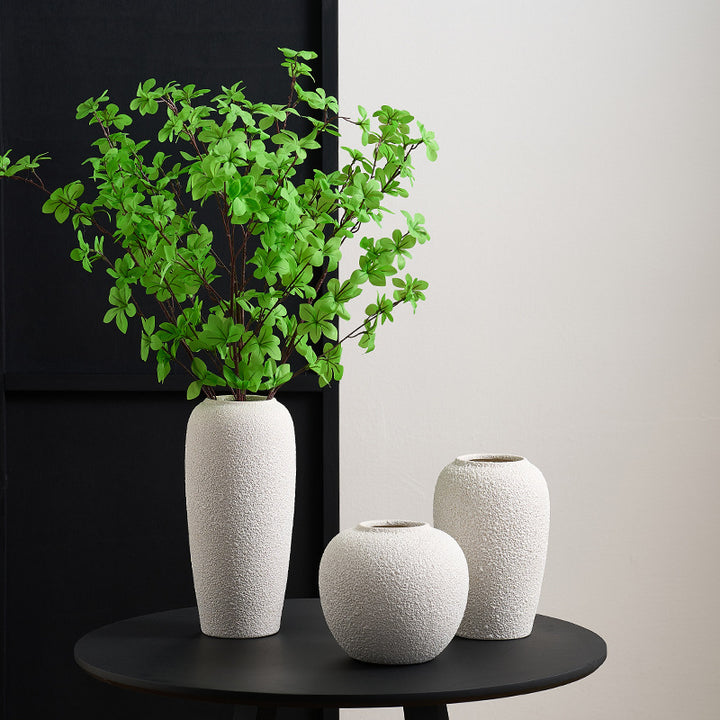 Stylish ceramic vase with textured design Bowlift