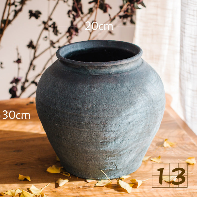 Rustic ceramic pot with handmade design Bowlift