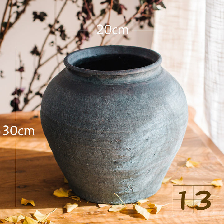 Rustic ceramic pot with handmade design Bowlift