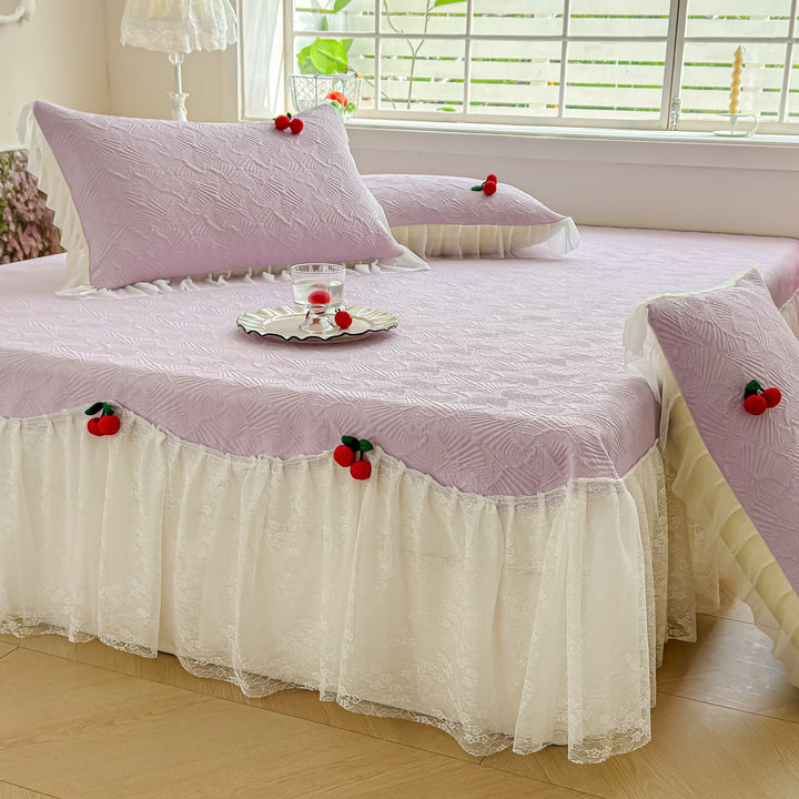 Women's bedspread with playful ruffle design and elegant texture Bowlift