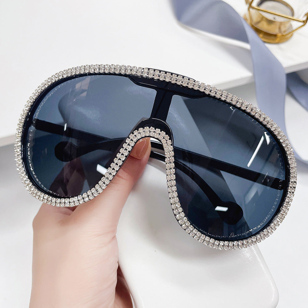 Women's extravagant sunglasses with sparkling frame Bowlift