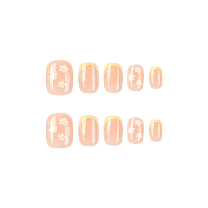 Artistic Nail Art with Long-Lasting Floral Look Bowlift