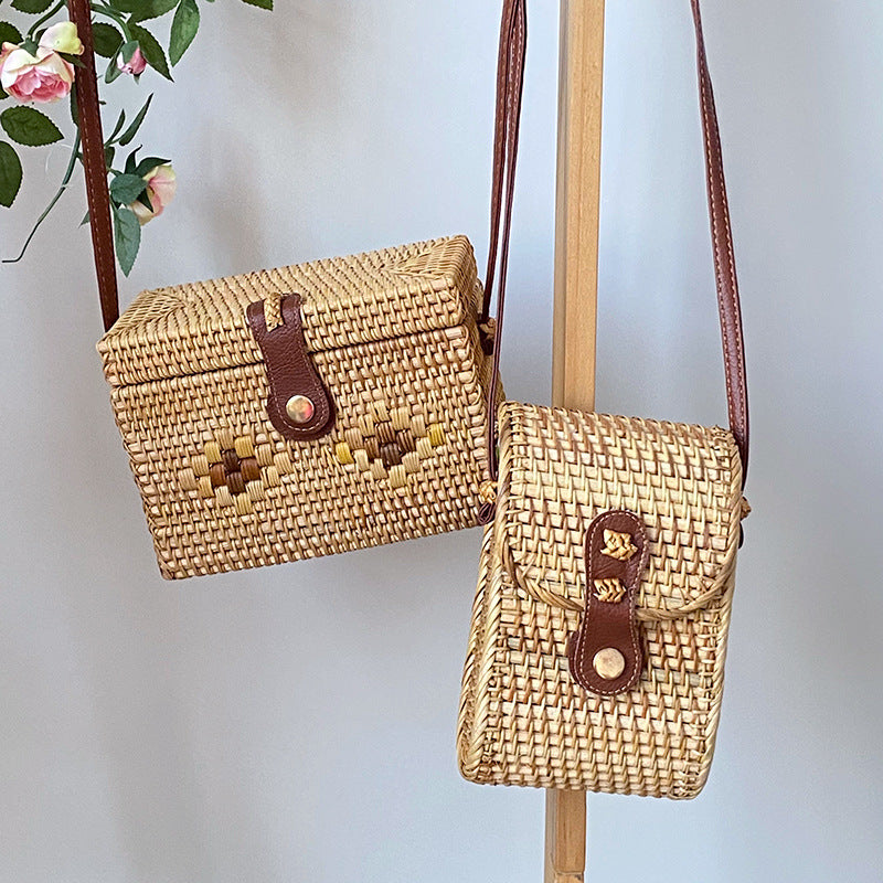 Handcrafted tote bag made of braided rattan Bowlift