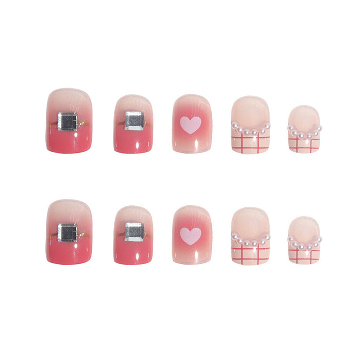 Glamorous Heart-Accented Nail Art Bowlift