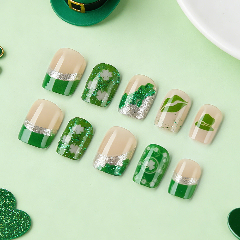 Festive Green-Themed Press-On Nail Set Bowlift