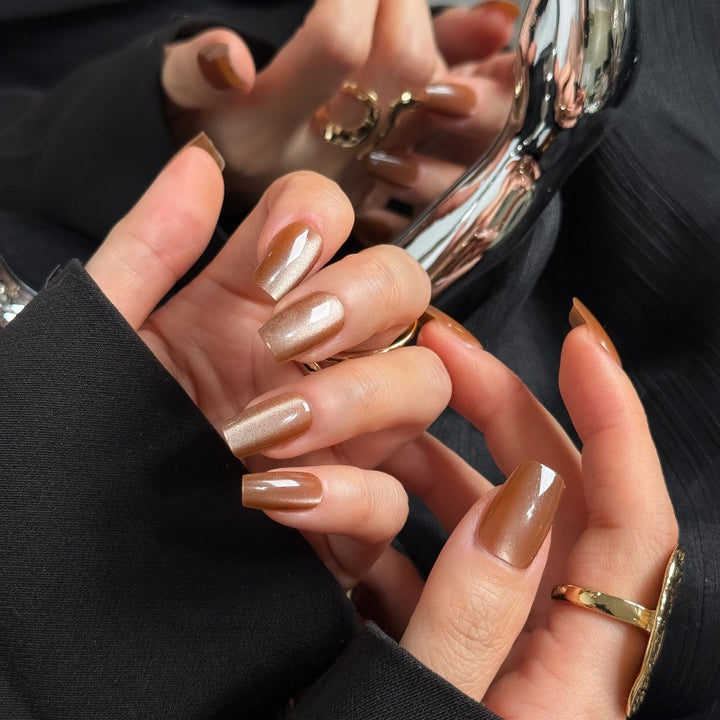 Elegant artificial nails with gentle ombre finish Bowlift