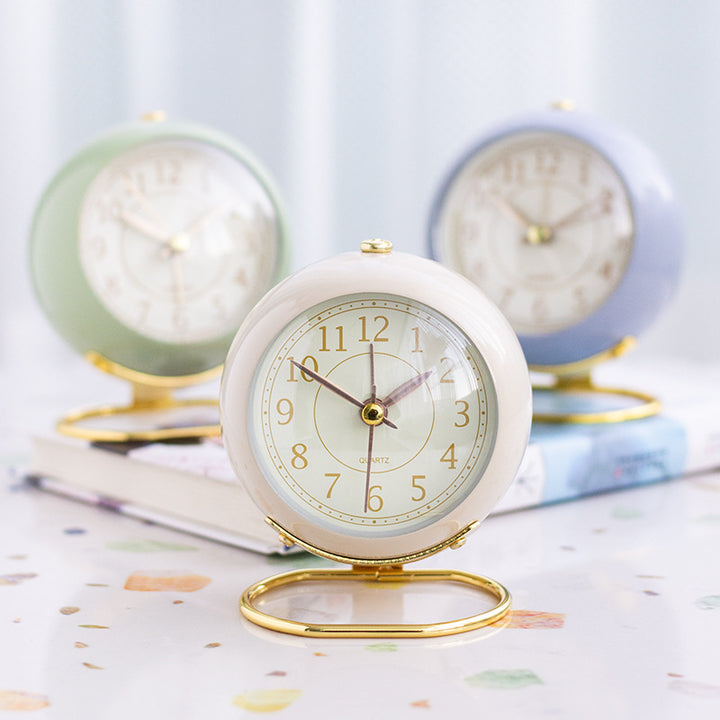 Retro Table Clock Bowlift