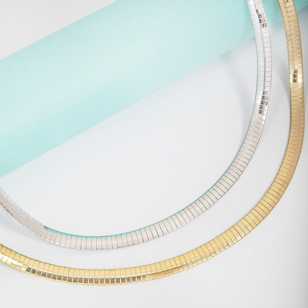 Elegant Statement Wire Choker Bowlift
