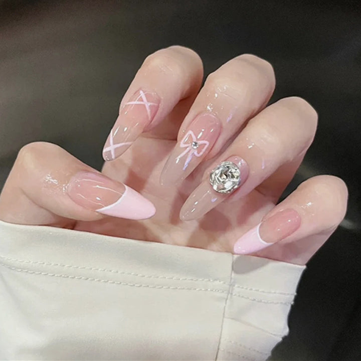 Artificial nail set with elegant design and dreamy 3D applications Bowlift