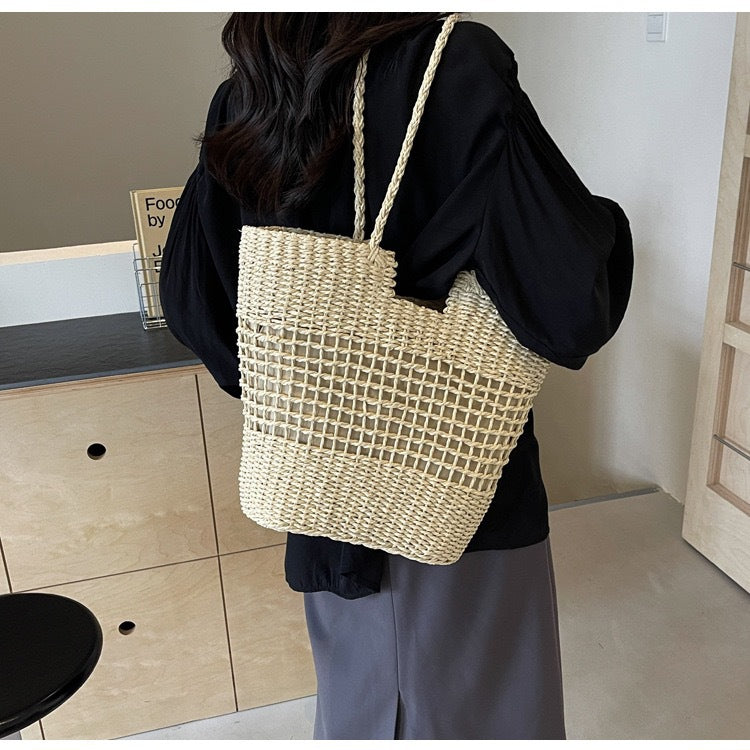 Handwoven Beach Bag Bowlift