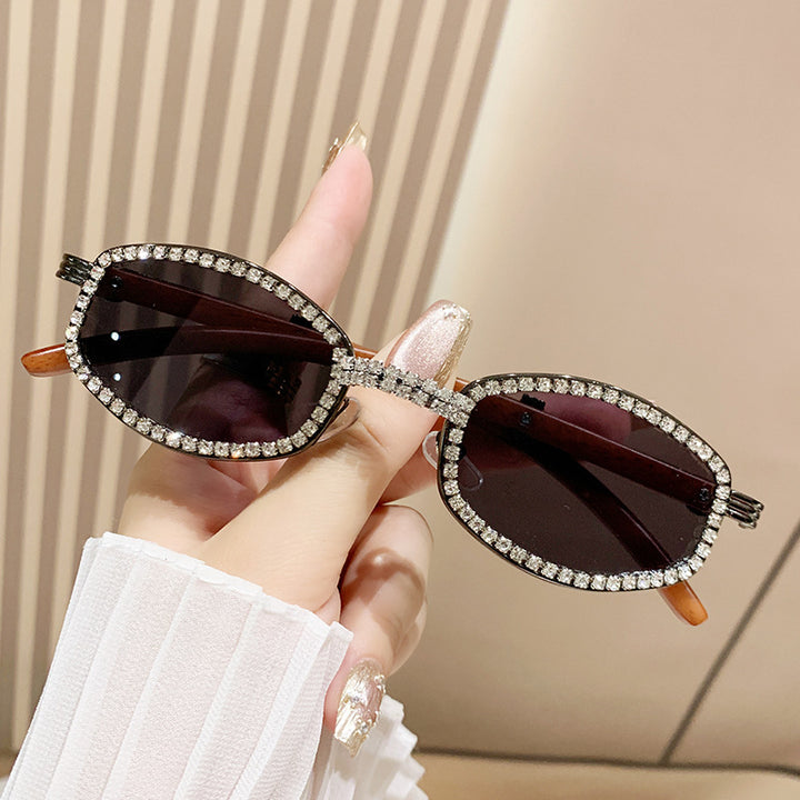Women's sunglasses in elegant glamour style Bowlift
