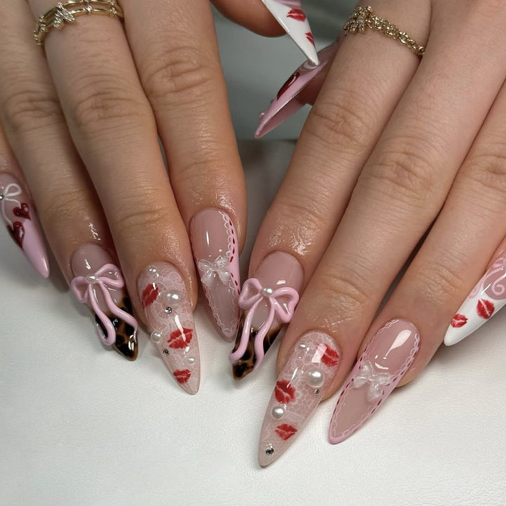 Artful Nail Art with Romantic Heart and Bow Motif Bowlift