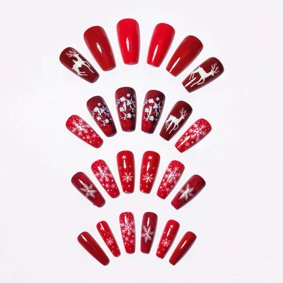 Artificial nails with wintry reindeer design Bowlift