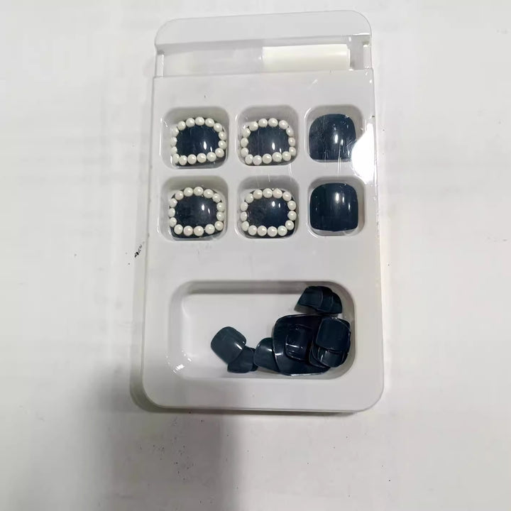 Decorative Press-On Nail Set with Pearl Accents Bowlift