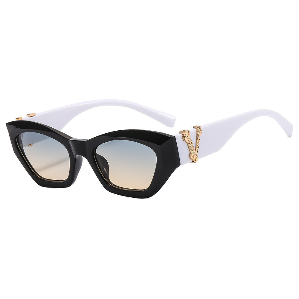 Women's Cat-Eye Sunglasses with Luxurious Details Bowlift