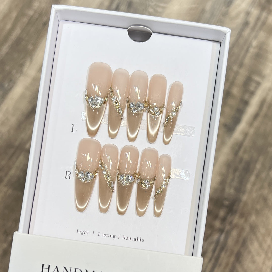 Elegant Stiletto Press-On Nail Set with Rhinestone Design Bowlift