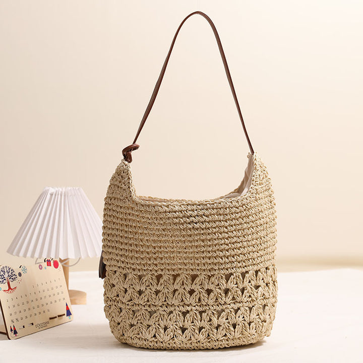 Handcrafted Shoulder Bag Made of Braided Natural Material Bowlift
