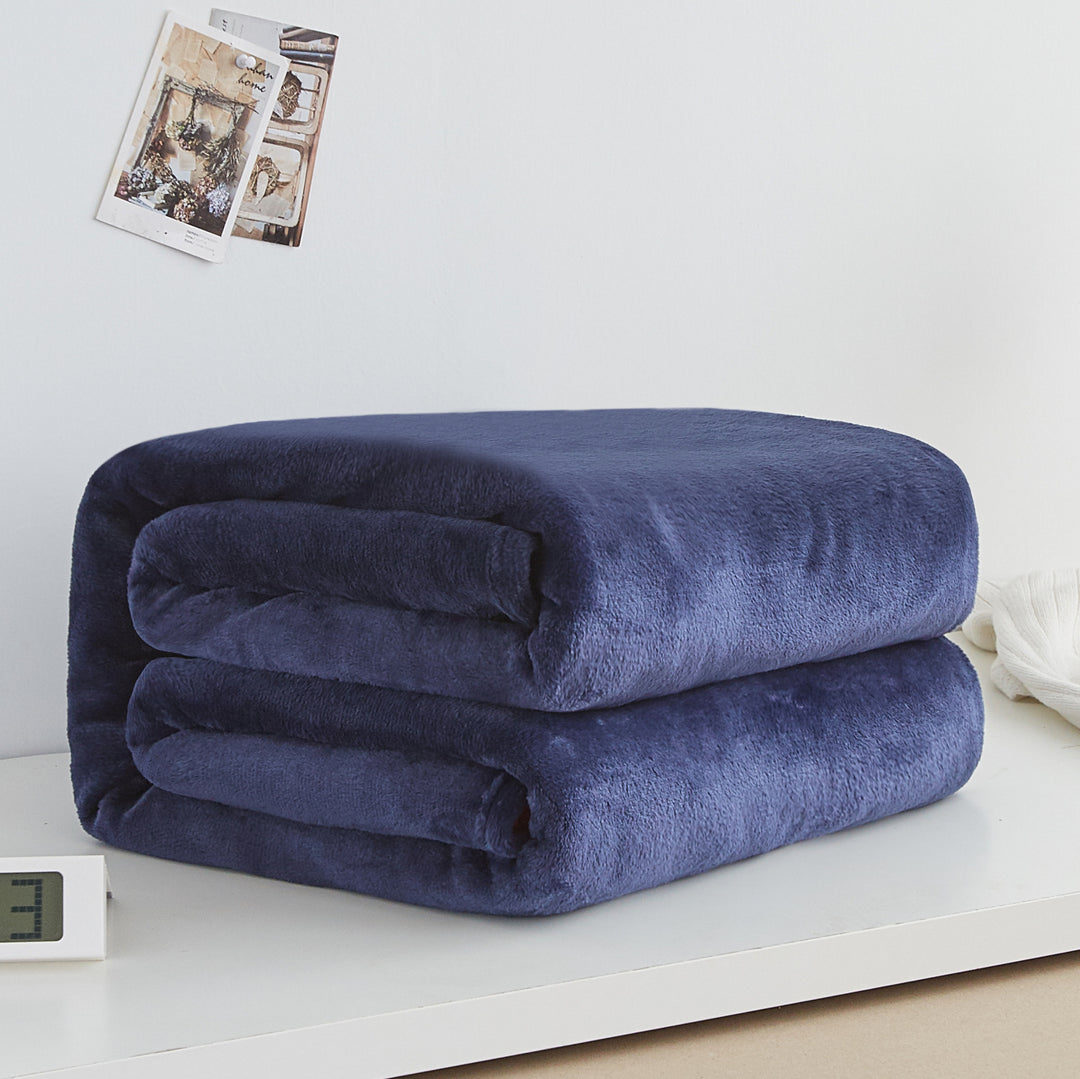 Ultra-Plush Fleece Throw Blanket Bowlift