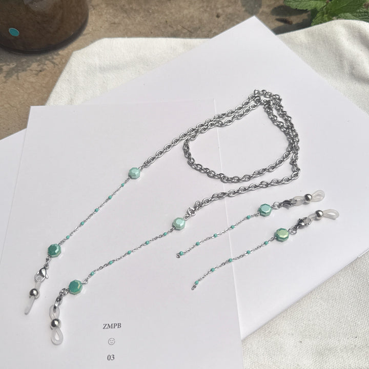 Decorative Chain Necklace with Beaded Accents Bowlift