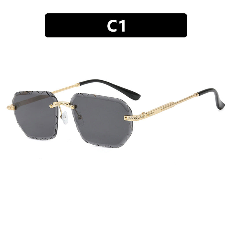 Women's geometric sunglasses with mirrored lenses and sturdy frame Bowlift