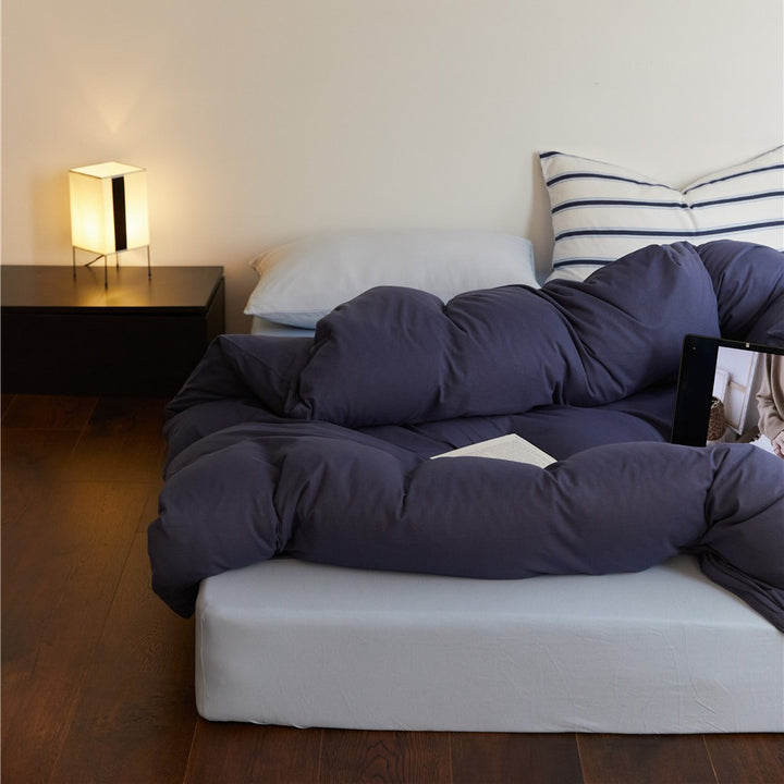 Duvet with cozy microfiber filling and breathable cover