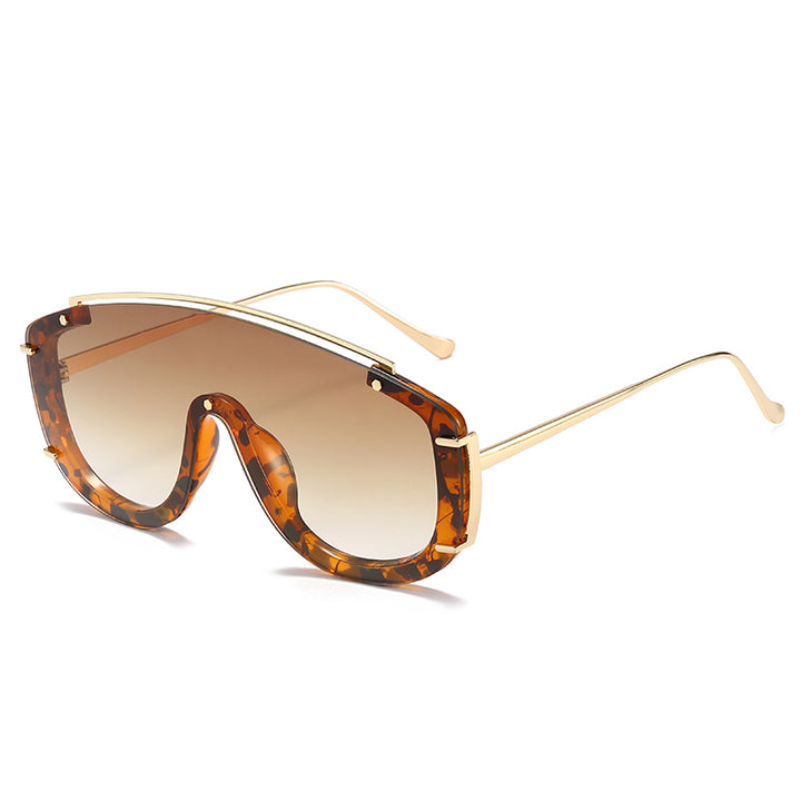 Fashion-Forward Futuristic Shield Sunglasses Bowlift