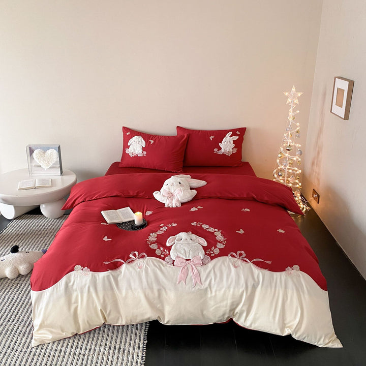 Romantic cotton bedding set with plush applications and wavy hem