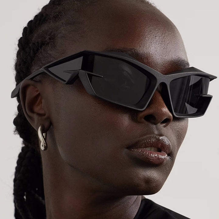 Ladies sporty sunglasses in dynamic design Bowlift