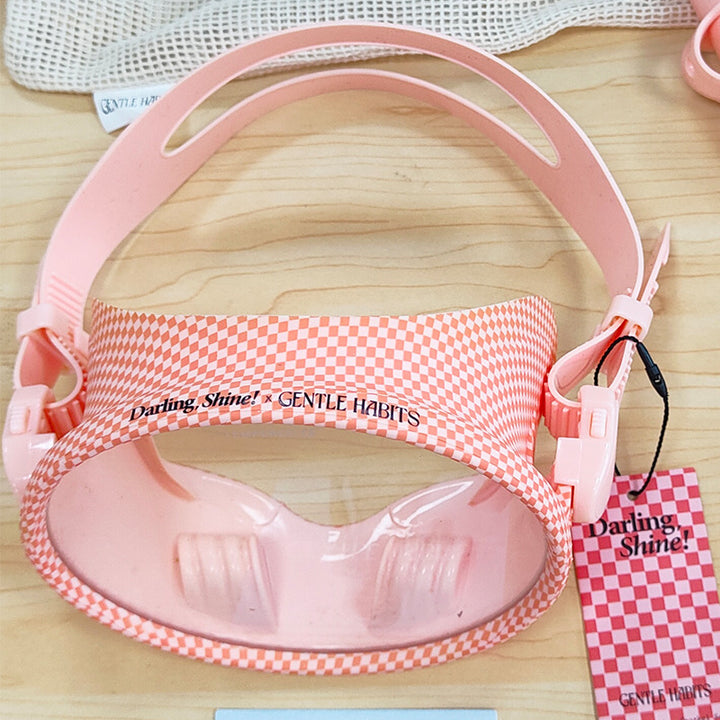 Diving mask with wide field of vision and adjustable headband Bowlift