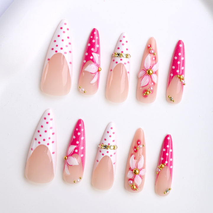 Artificial Nails in Elegant Flower Pattern Bowlift