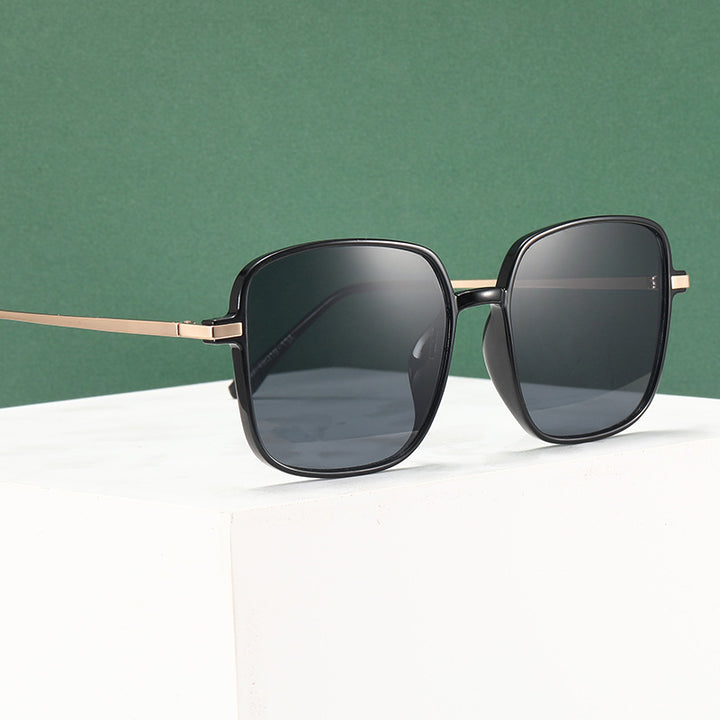 Women's square designer glasses with delicate metal frame Bowlift