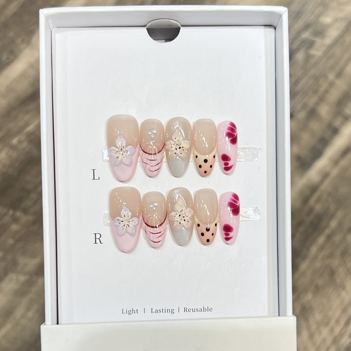 Floral and Polka Dot Press-On Nail Set Bowlift