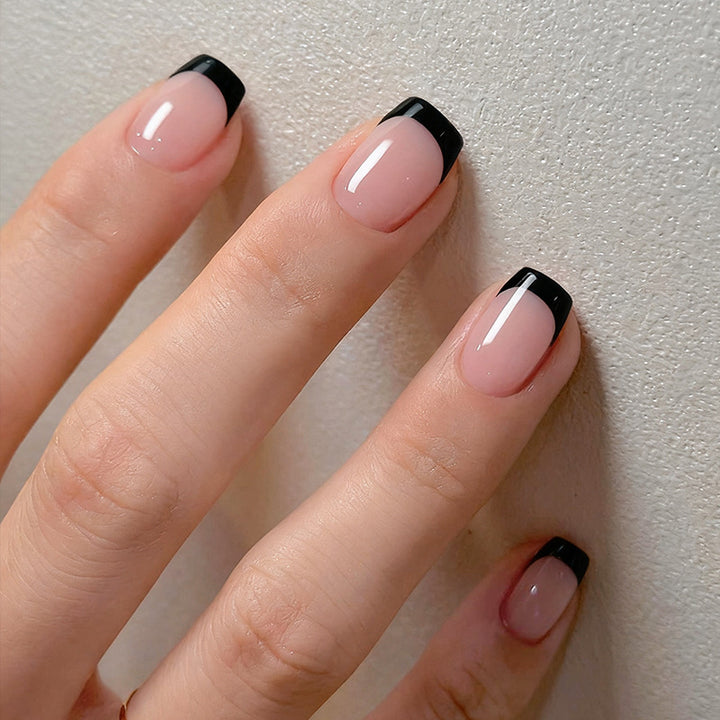 Art nail set with stylish black and white finish Bowlift