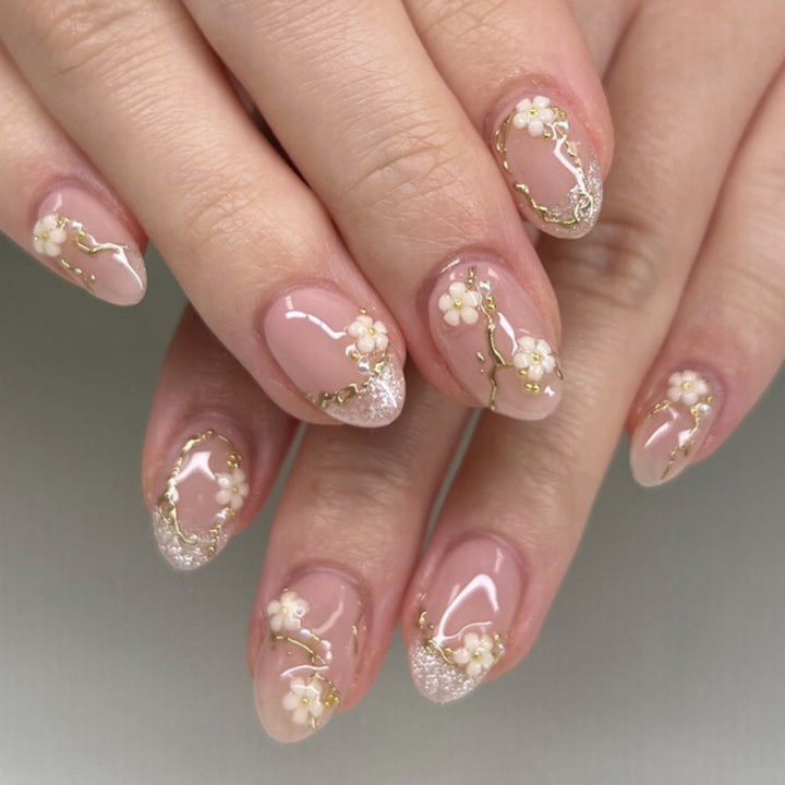 Artful and elegant nail art with floral elements Bowlift
