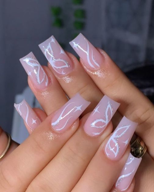 Artistic Nail Design Bowlift