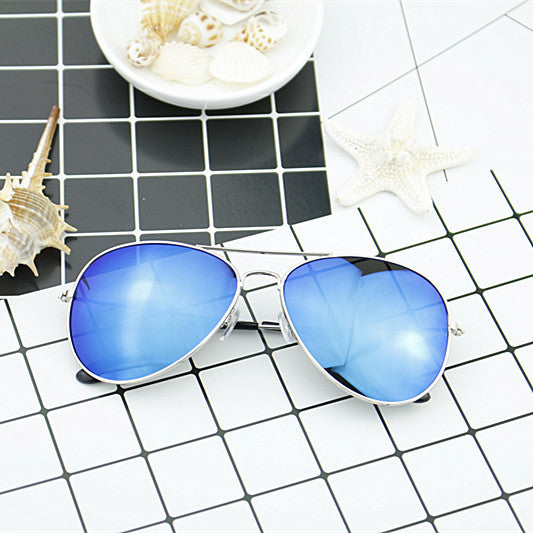 Women's modern pilot sunglasses with gradient lens design Bowlift