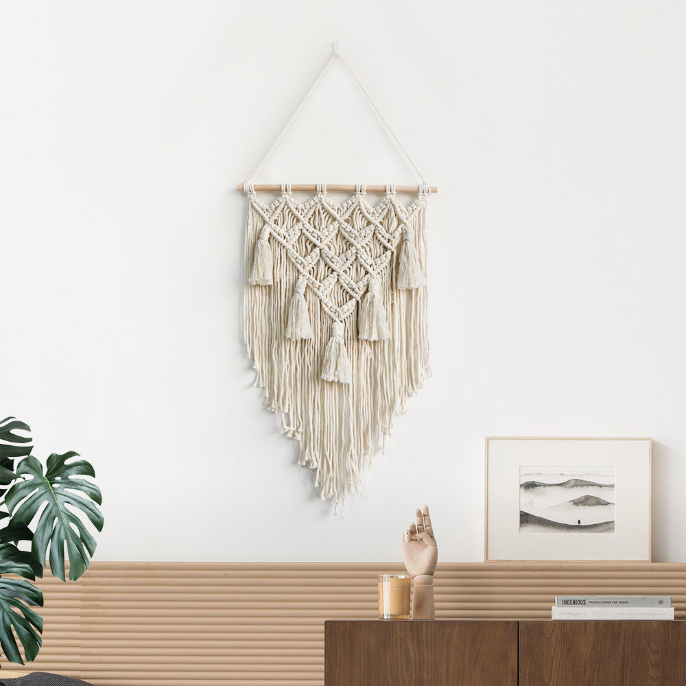 Macramé wall decoration with creative fringes