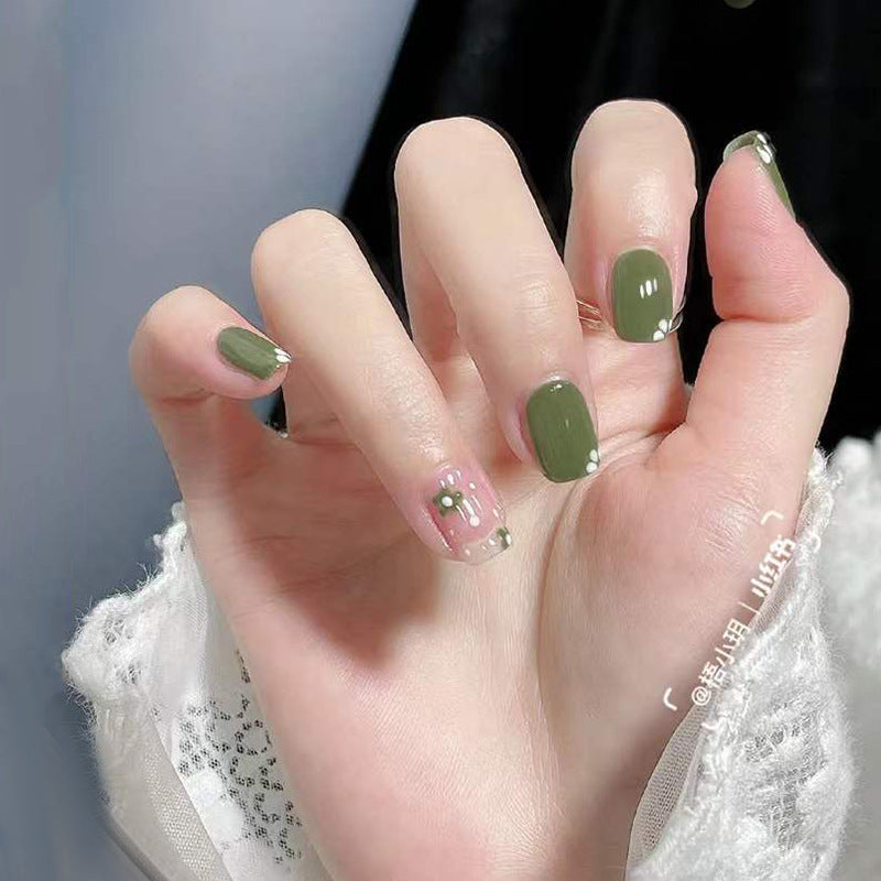Festive Nail Art Press-Ons Bowlift