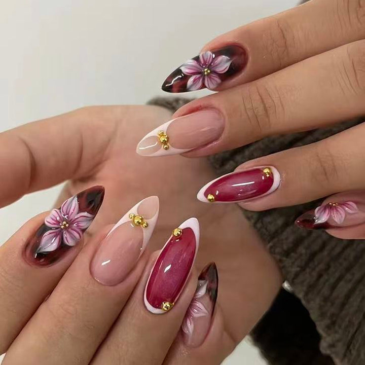 Nail set with elegant floral accents and high gloss finish Bowlift