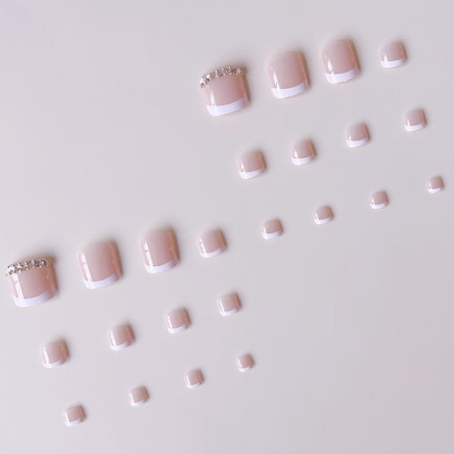 Stylish toenail artist Bowlift