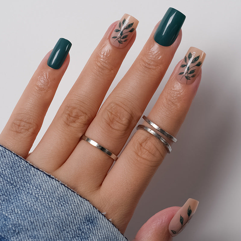 Stylish Press-On Nail Set with Shimmering Finish Bowlift