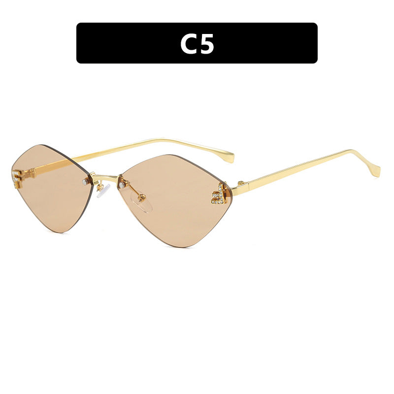 Women's geometric sunglasses in an extravagant design with gradient lenses Bowlift