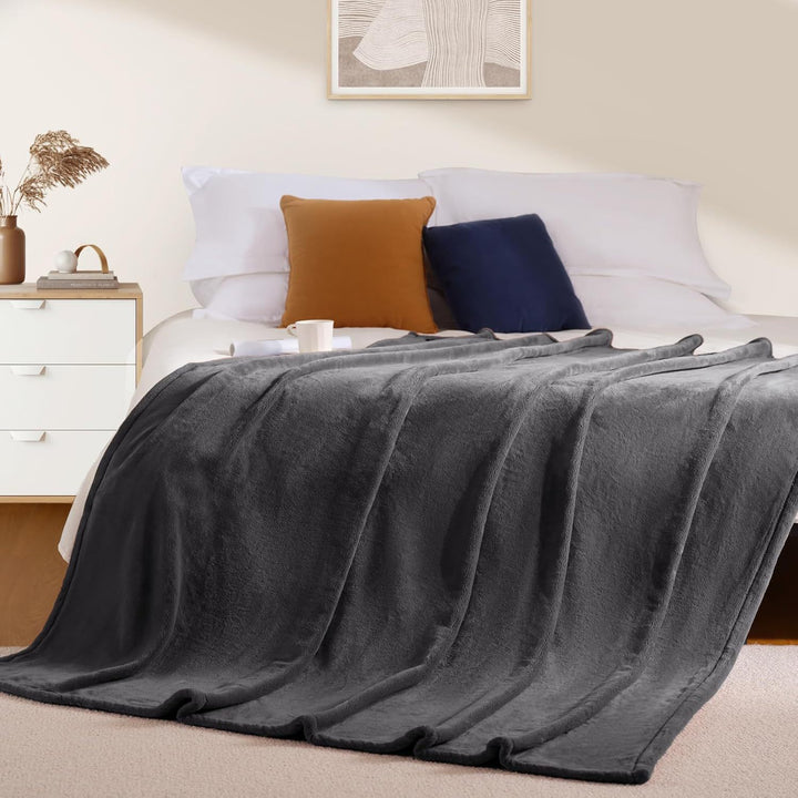 Ultra-Soft Microfiber Throw Blanket Bowlift