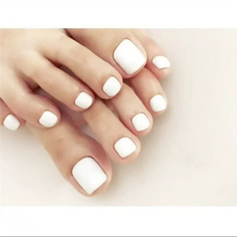 Elegantly designed toenails Bowlift